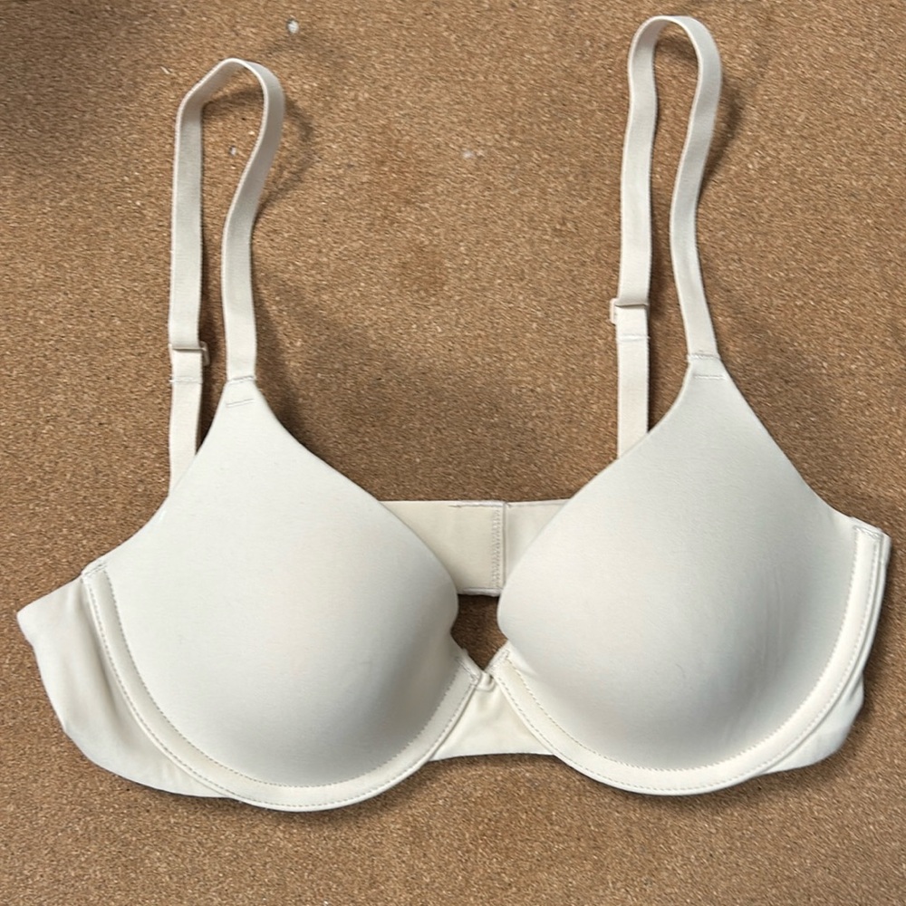 Skims tan color bra size 32 B gently used